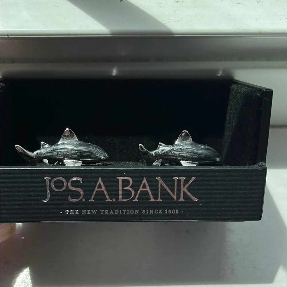 JOS.A. Bank shark cufflink and shark socks, Metcalf combed cotton size8-12